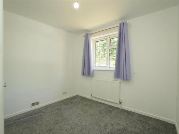 2 bed Semi-Detached Bungalow for sale Image 10