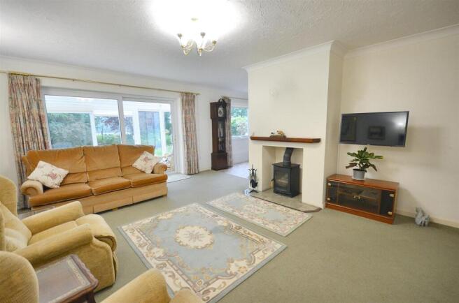 Sitting/Dining Room