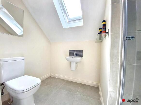 Bathroom En-Suite.jpg