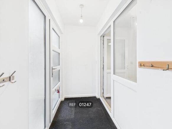 3 bed Semi-Detached to rent Image 6
