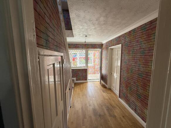 3 bed Semi-Detached for sale Image 8