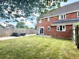 10, Kestrel Close, Calne SN11 9DG