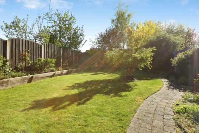 4 bed Detached for sale Image 5