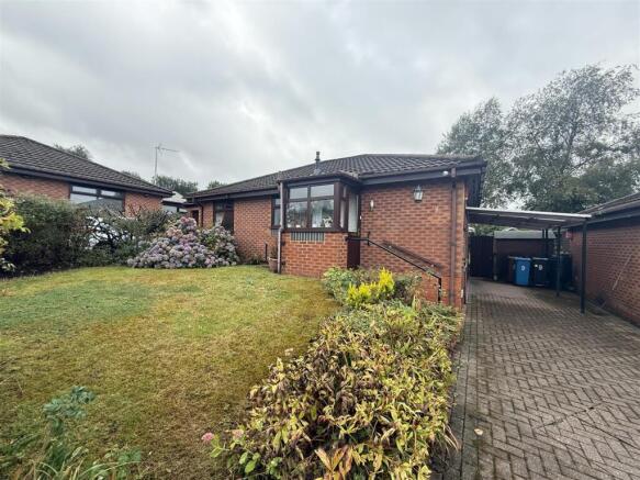 2 bed Detached Bungalow for sale in oldham