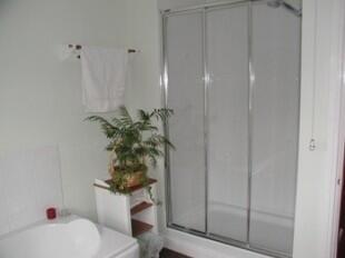 Double Shower Cubicl
