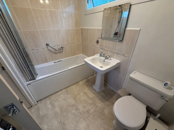 3 bed Detached for sale Image 12