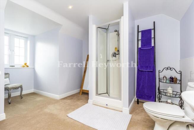 Second Floor Bathroo