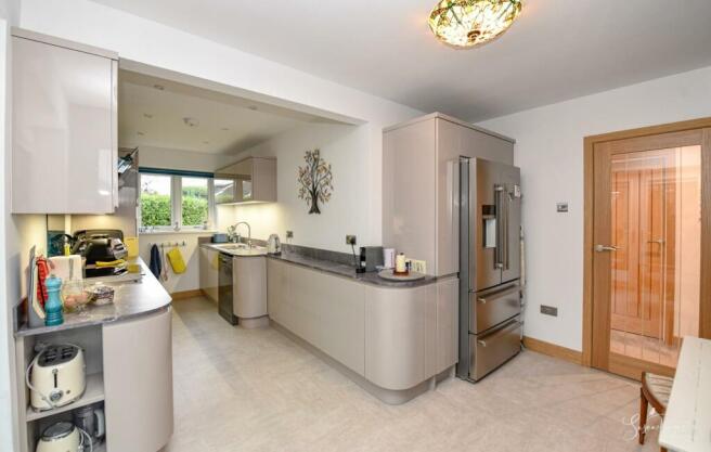 Kitchen-Breakfast Room
