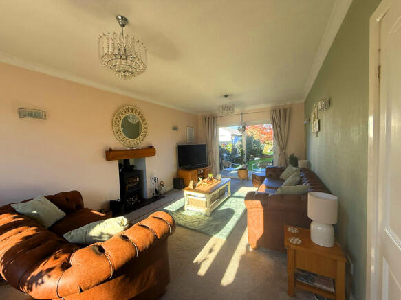 5 bed Detached for sale Image 4