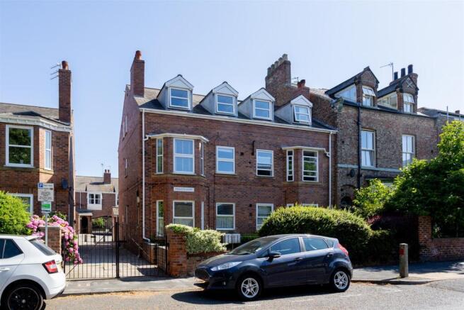 3_Penleys_Court17.jpg