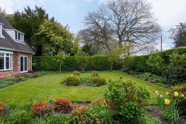 4 bed Detached for sale Image 6