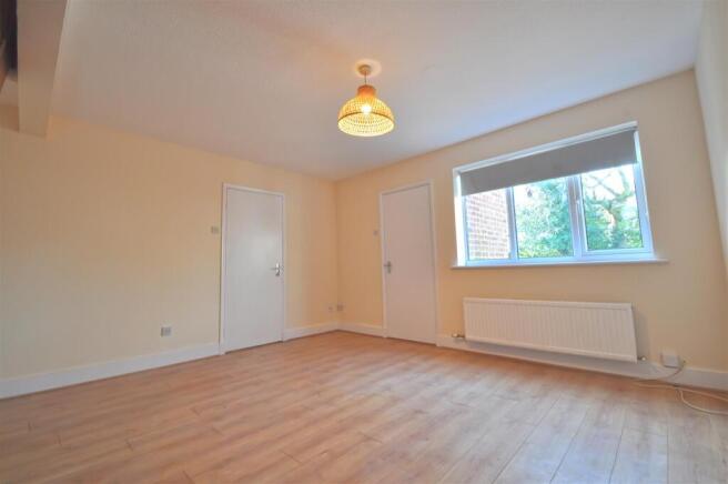 Sitting room 2.jpg