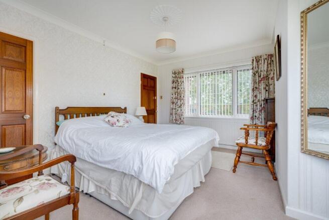3 bed Semi-Detached for sale Image 11