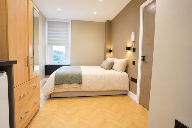 39 Bedroom.png