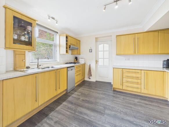 3 bed Semi-Detached for sale Image 4