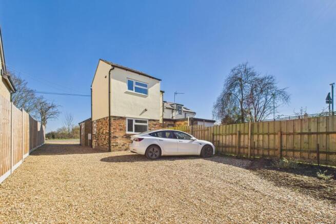 CAM02545G0-PR0358-STILL004