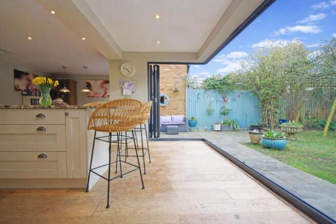 2 Dining rear.jpg