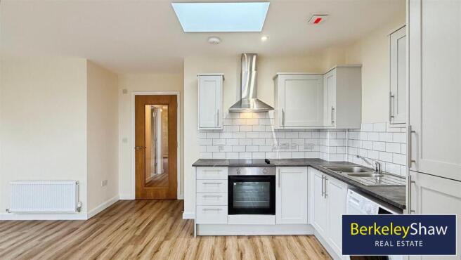 Kitchen diner/living area (2)