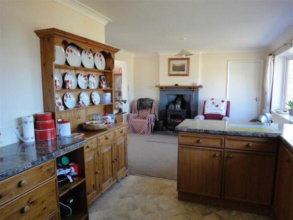 KITCHEN: