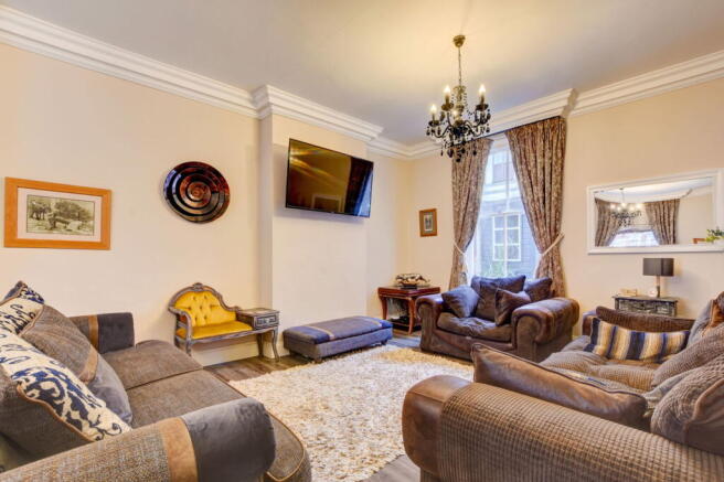 4 bed Terraced for sale Image 5
