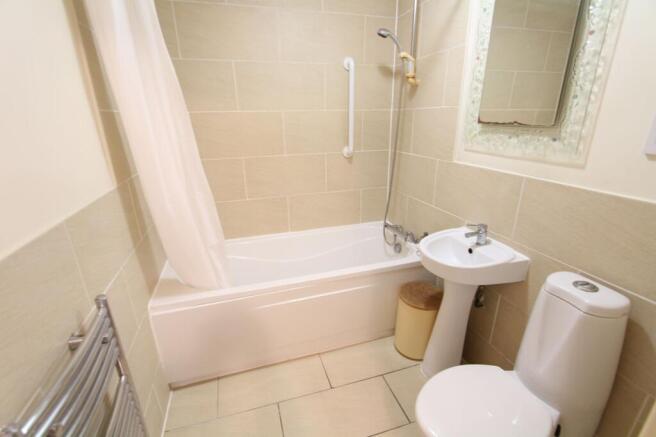 1 bed Apartment to rent Image 4