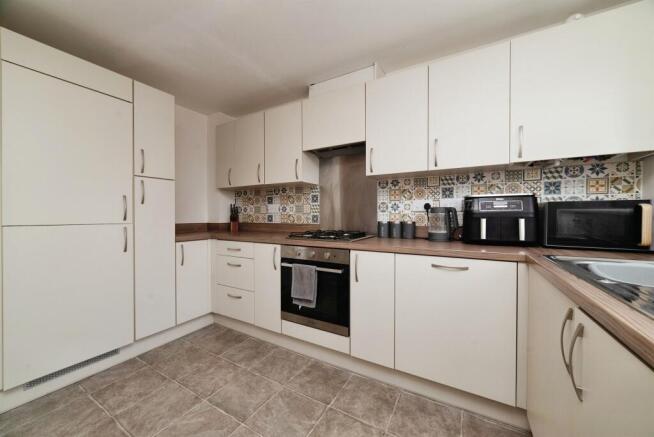 2 bed Semi-Detached for sale Image 6