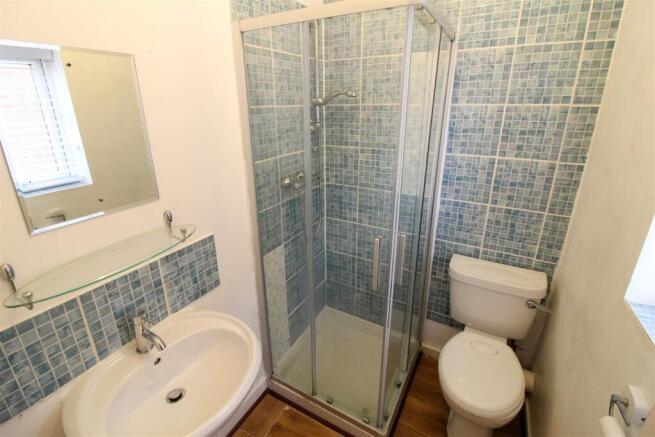 2 bed End of Terrace to rent Image 4
