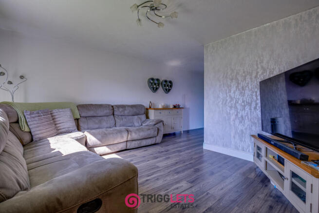 3 bed Semi-Detached for sale Image 4