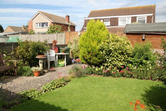 Rear Garden (2).JPG