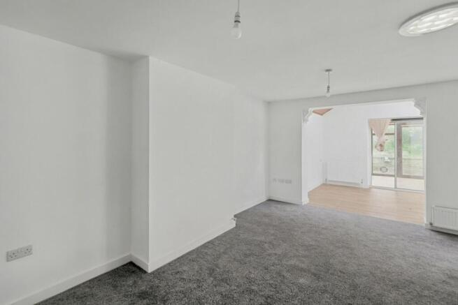 16 Barcheston Close, Oakwood, Derby, DE21 2QG