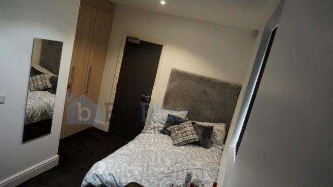 8 bed Terraced to rent Image 5