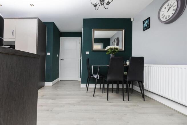3 bed Semi-Detached for sale Image 12