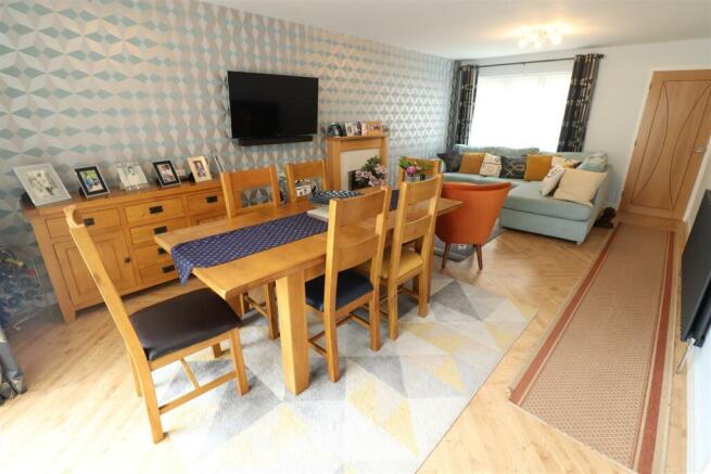 Lounge / Dining Room