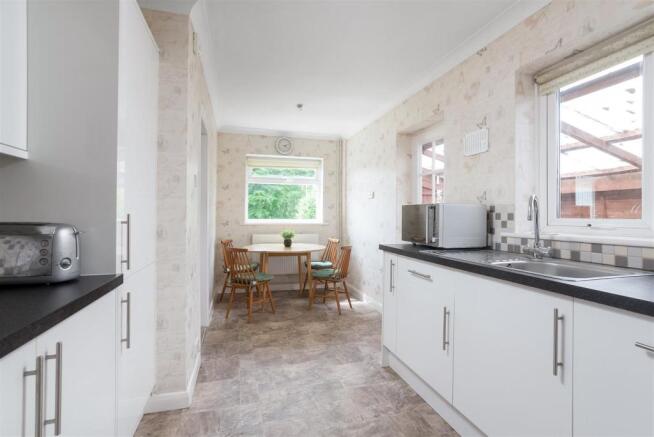 47 Willow Drive-4.jpg