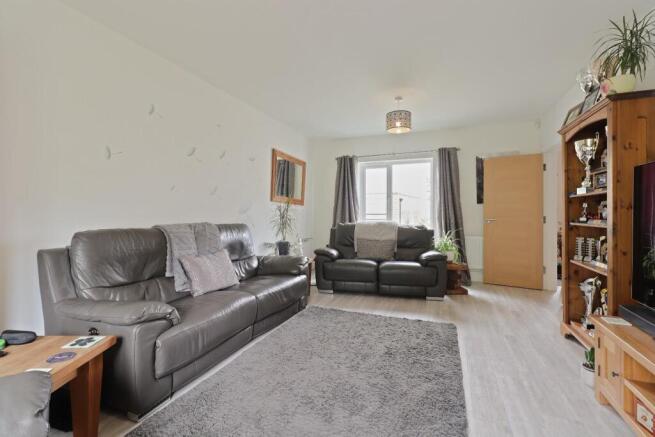 6 bed Detached for sale Image 11