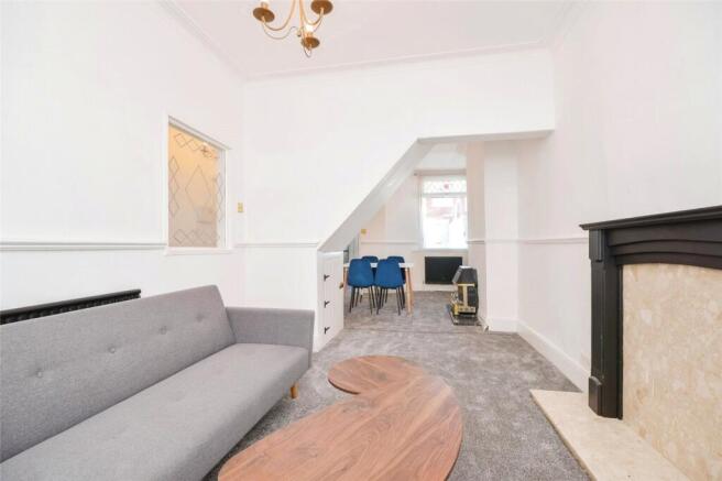 2 bed House to rent Image 4