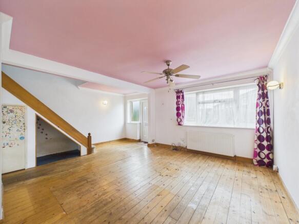 CAM02023G0-PR0145-STILL019