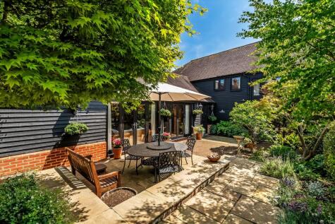 The Barns, Shackleford, Godalming, Surrey, GU8 6BU