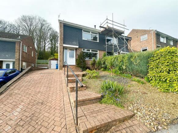 DRIVEWAY AND FREESTANDING GARAGE