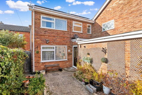 54 Pinkett Street, Worcester. WR3 7EB