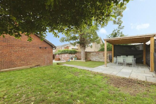 3 bed Detached Bungalow for sale Image 4