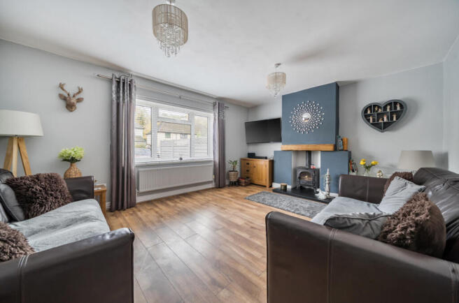 1372842-7-6908d2d...