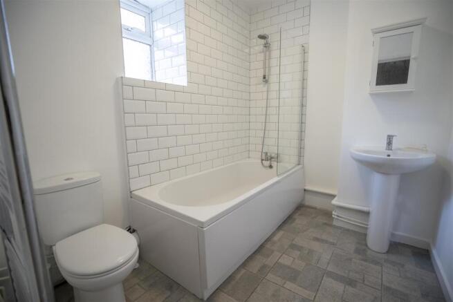 BroccoBankBathroom4.jpg