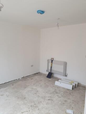 3 bed Semi-Detached to rent Image 8