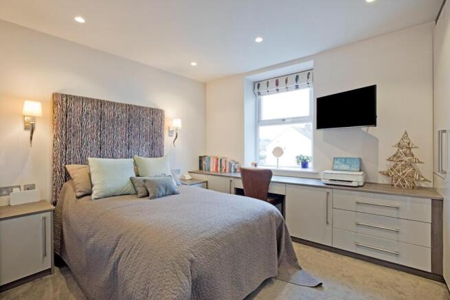 3 bed Terraced for sale Image 8