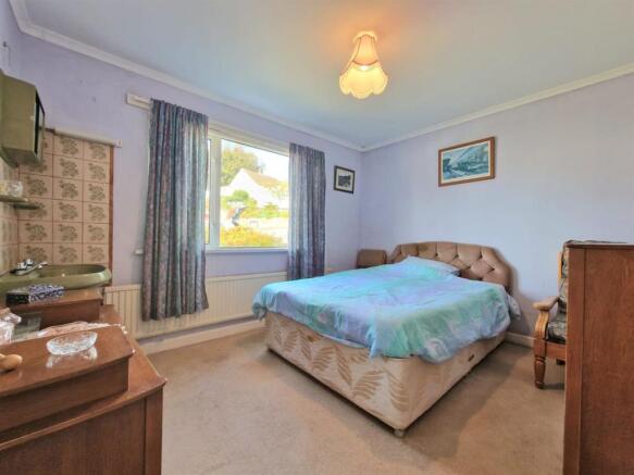 Bedroom 1.jpeg