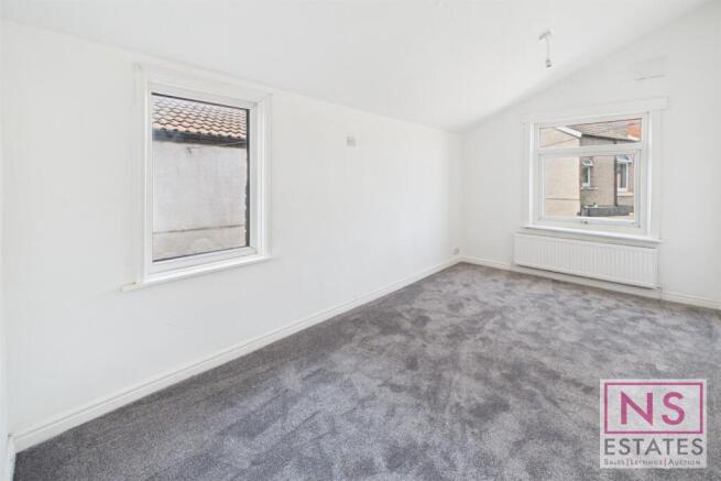 3 bed Terraced for sale Image 11