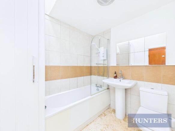 2 bed Flat for sale Image 12