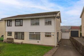 32, Laburnum Drive, New Inn, Pontypool NP4 0EY