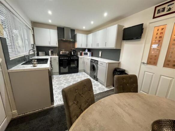 Kitchen/Dining Room